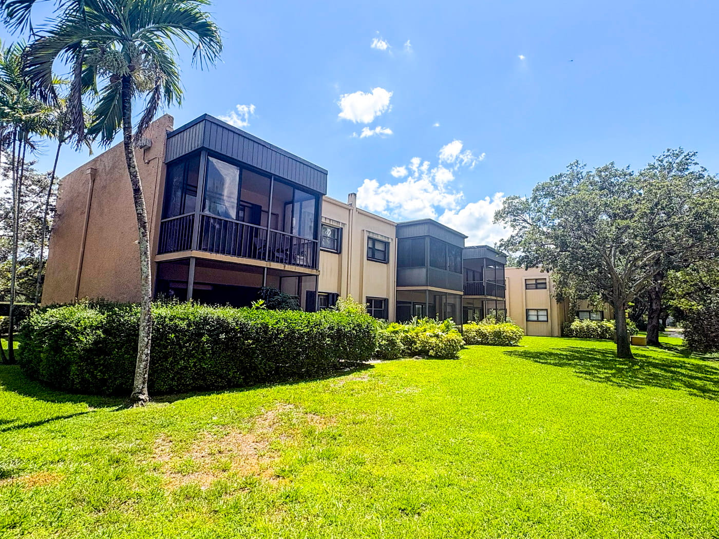 Jacaranda Villas 1 Condo